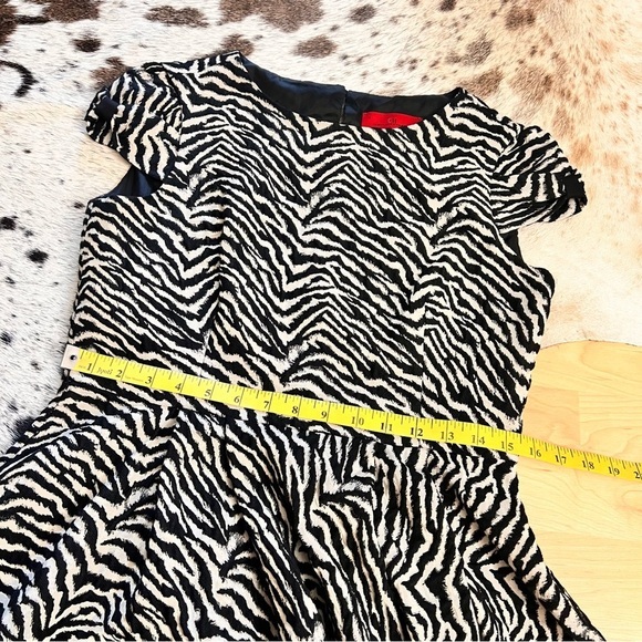 CAROLINA HERRERA Wool Blend Zebra Print Cocktail Dress Size 8 - Picture 12 of 15